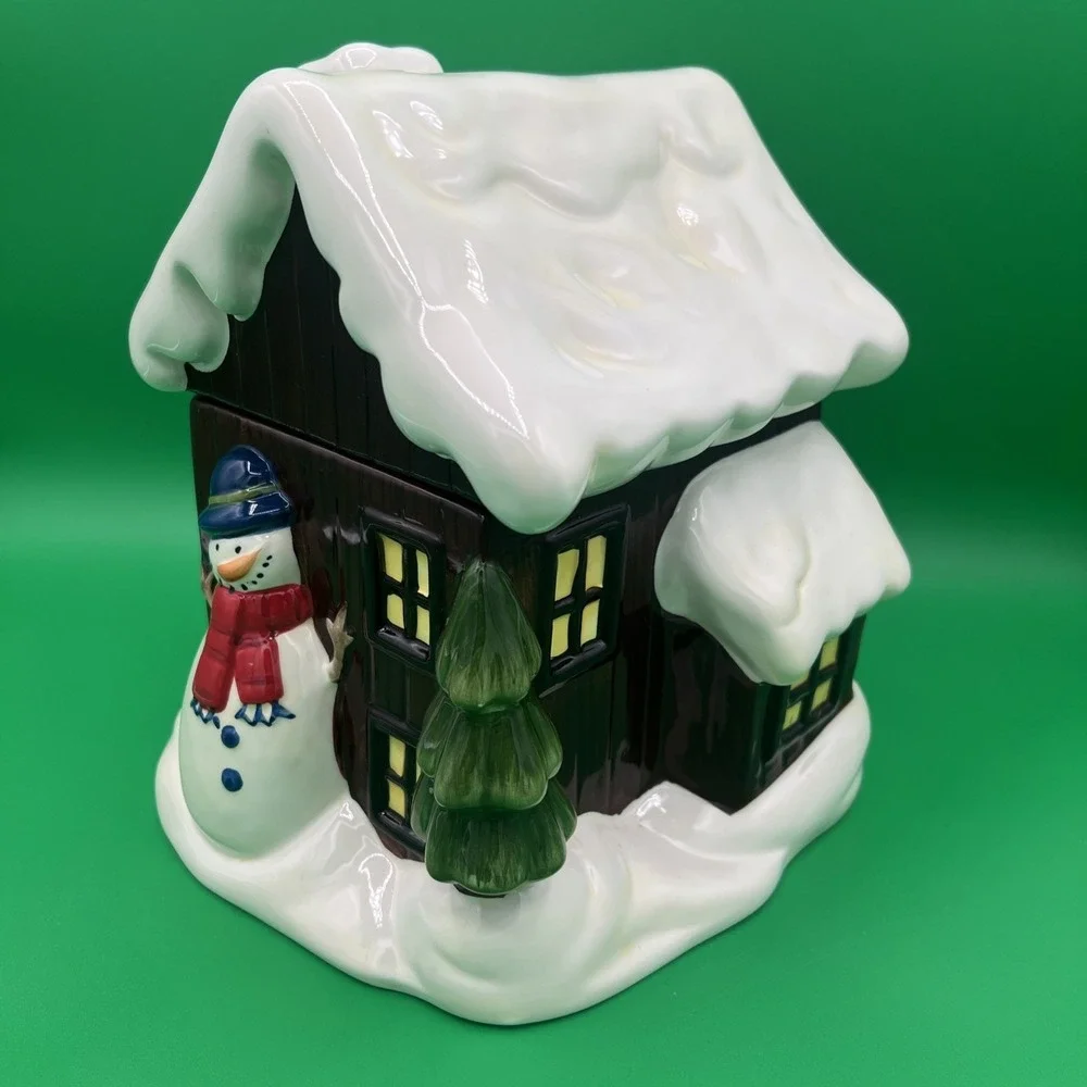 SCM Designs Snow Covered House‎ Ceramic Cookie Jar with snowman tree clean GHA3.